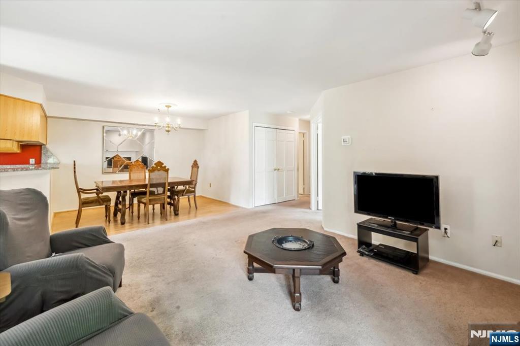 77 Homestead Lane 707