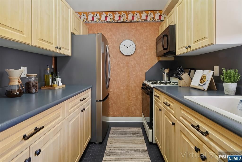 Photo of 4 Horizon Road #416, Fort Lee, NJ 07024 (MLS # 26011854)