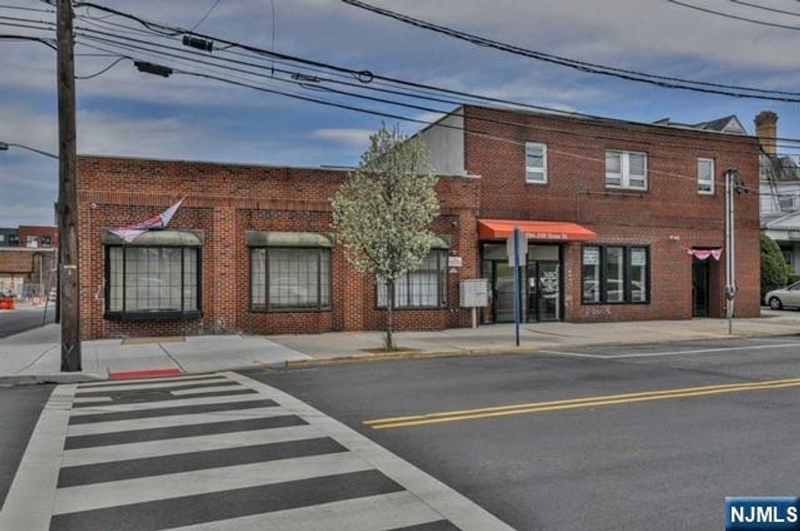 FREESTANDING BUILDING ON STATE STREET IN HACKENSACK LOCATED IN THE DESIGNATED AREAS OF REHABILITATION FOR DEVELOPMENT. OWNER USER, MEDICAL PRACTICE, URGENT CARE, PHARMACY, DEVELOPER, RETAIL, ETC. IS BEST USE. CURRENT USE IS MEDICAL AND PRIOR USE ON GROUND FLOOR CURRENTLY VACANT WAS A PHARMACY. MANY POSSIBILITIES FOR THIS PROPERTY ARE MIXED USE. NEED TO CONTACT CITY OF HACKENSACK ON PILOT PROGRAMS STILL AVAILABLE FOR DEVELOPMENT. SHORT WALK TO MAIN BUS HUB ON RIVER STREET, CLOSE TO SCHOOLS, SHOPPING AND MAJOR HIGHWAYS.