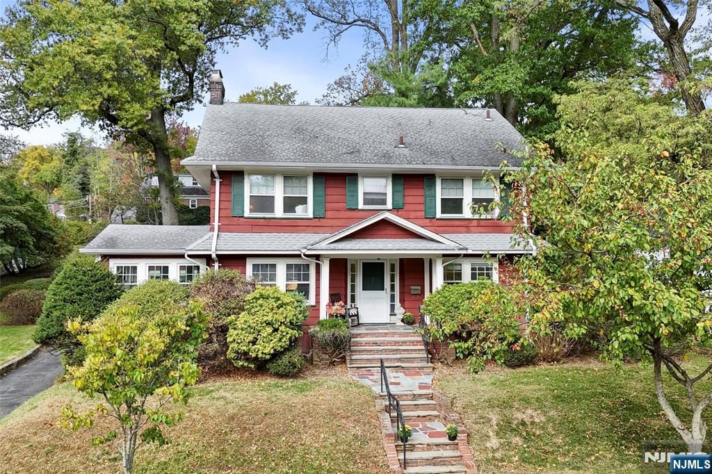 Photo of 19 Cobane Terrace, West Orange, NJ 07052 (MLS # 25037708)