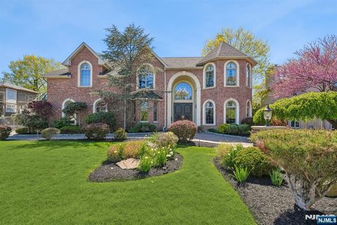 Photo of 7 Jean Drive, Englewood Cliffs, NJ 07632 (MLS # 26014289)