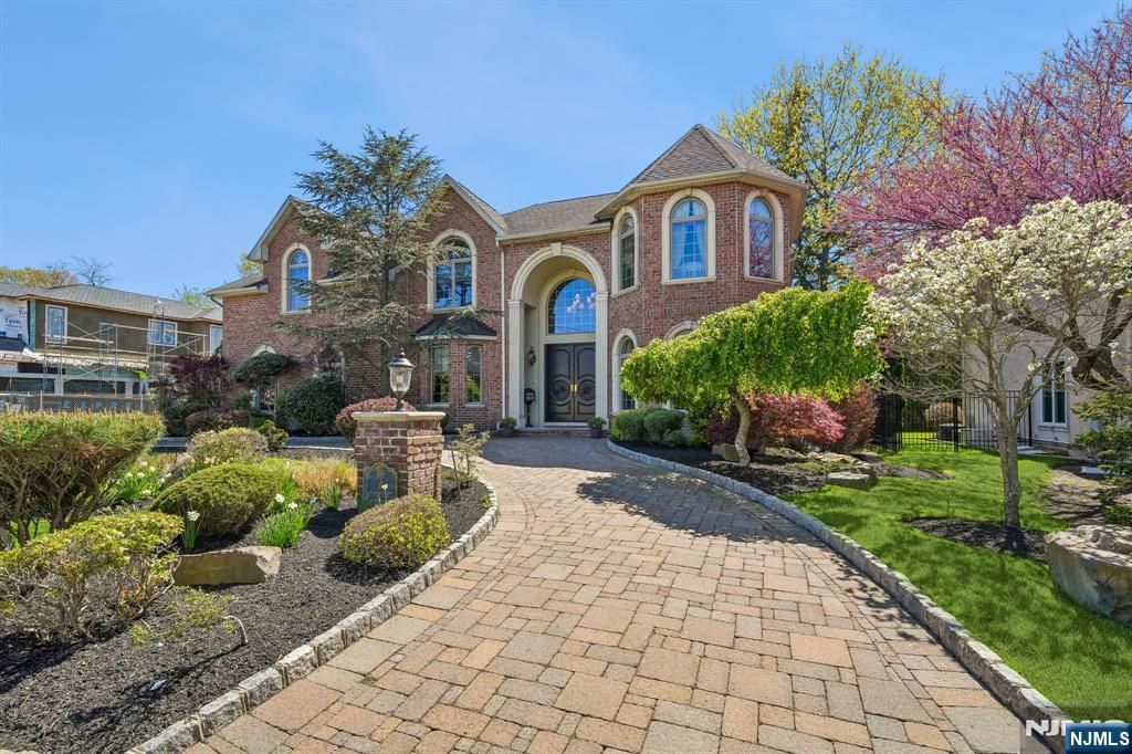 Photo of 7 Jean Drive, Englewood Cliffs, NJ 07632 (MLS # 26014289)