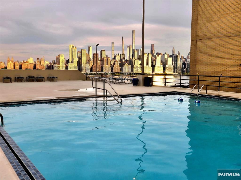 Photo of 6600 JFK Blvd E #18L, West New York, NJ 07093 (MLS # 25026269)