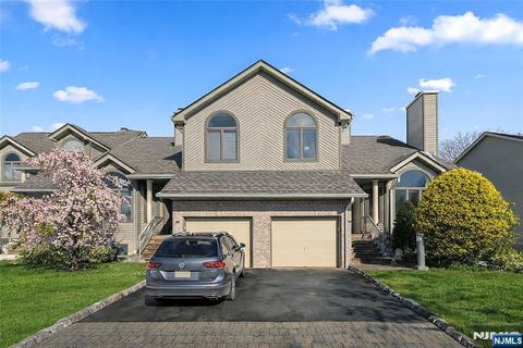 Photo of 408 Dogwood Court #T075, Norwood, NJ 07648 (MLS # 26002249)