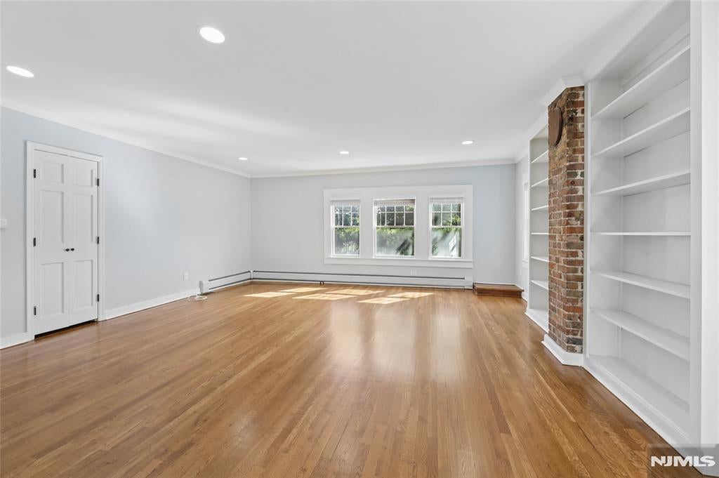 Homes for Sale in Northern NJ | ThisIsRiverEdge.com 166 Crescent Avenue
