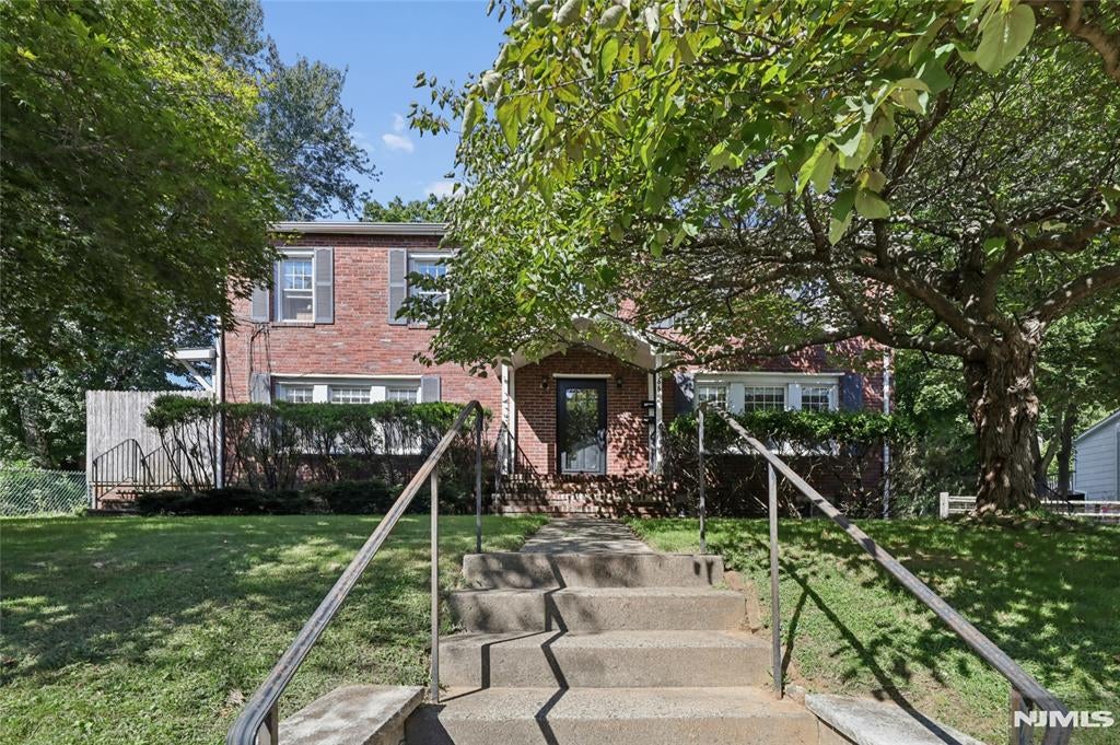 Homes for Sale in Northern NJ | ThisIsRiverEdge.com 166 Crescent Avenue