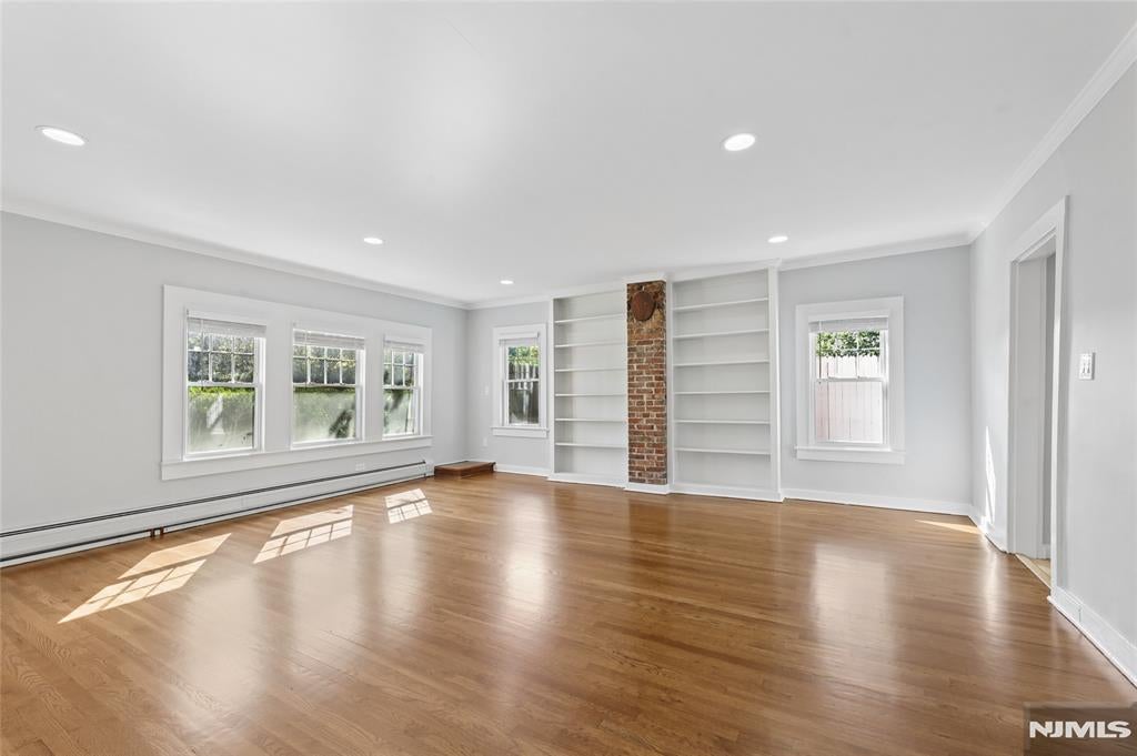 Homes for Sale in Northern NJ | ThisIsRiverEdge.com 166 Crescent Avenue