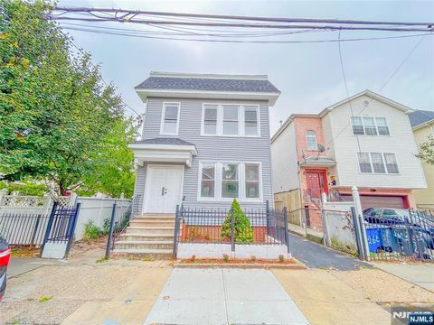 Photo of 624 19th Street, Newark, NJ 07103 (MLS # 25033635)