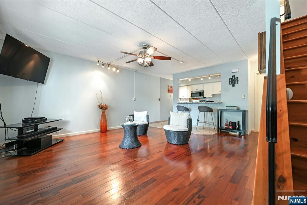 33 Poplar Avenue 1