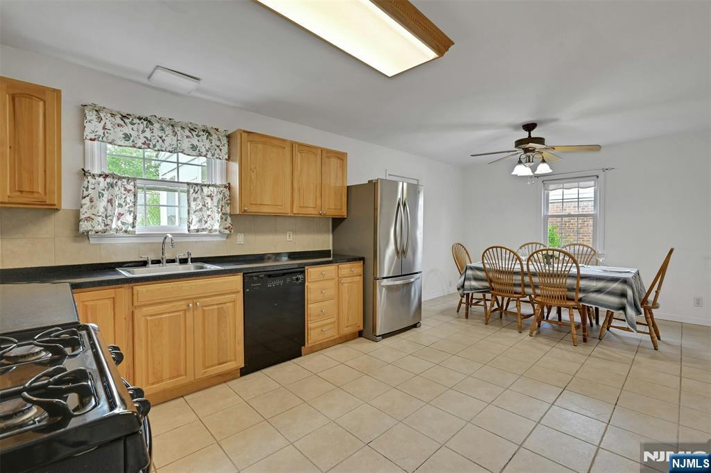 44 Golf Court