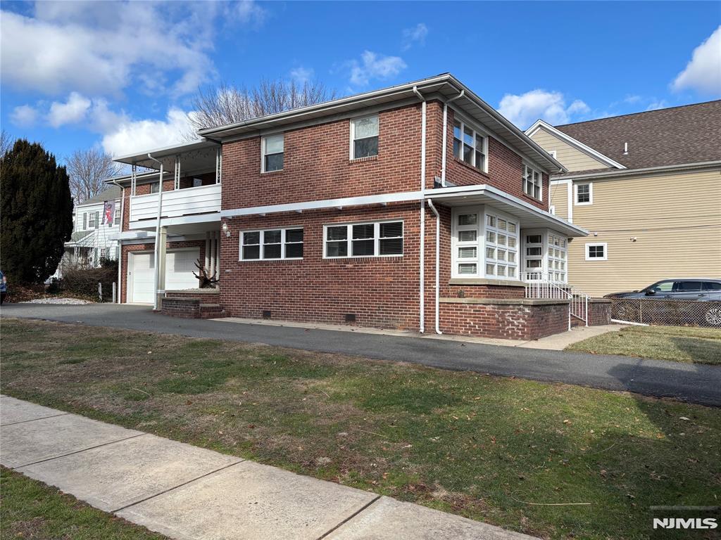 637 Bloomfield Avenue