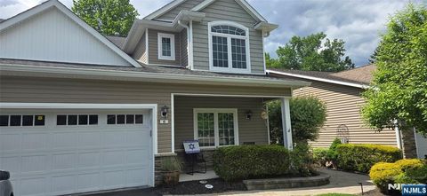 Photo of 6 Westminster Way, Pomona, NY 10970 (MLS # 26019968)