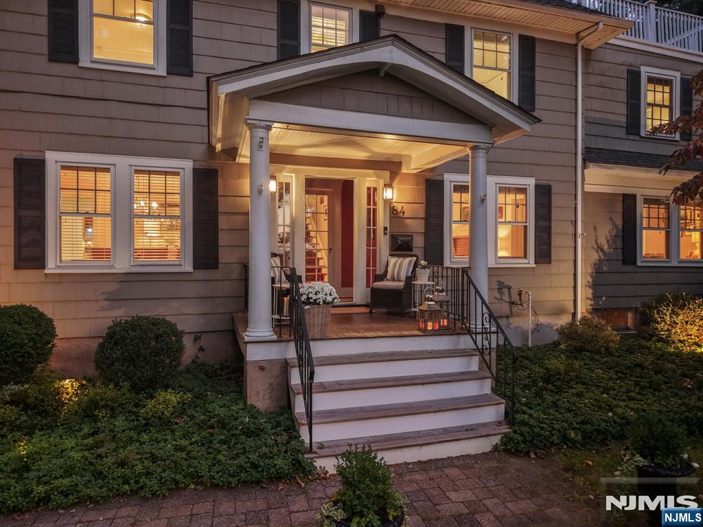 84 Arlington Avenue