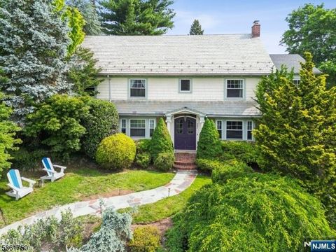 27 Fairway Drive West Orange NJ 07052