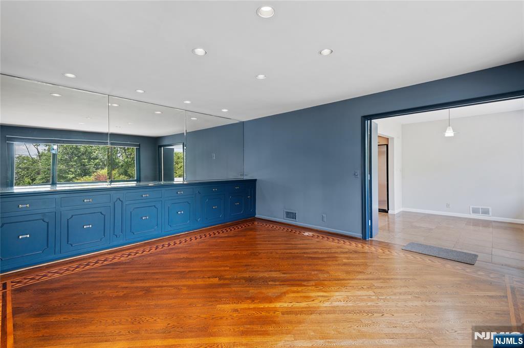 204 Crestwood Drive
