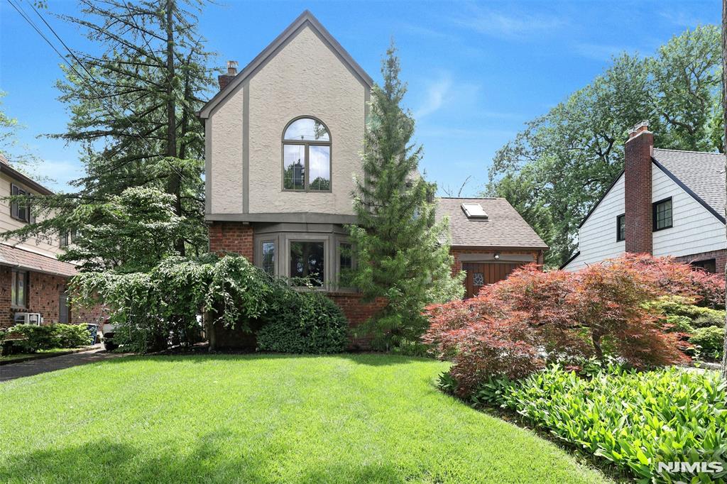 548 Standish Road