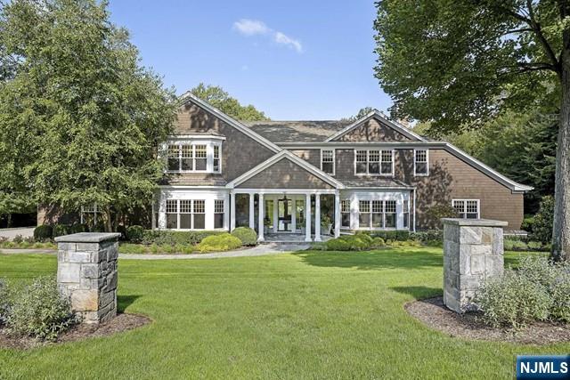 907 Scioto Drive, Franklin Lakes, New Jersey - 6 Bedrooms  
9 Bathrooms  
17 Rooms - 