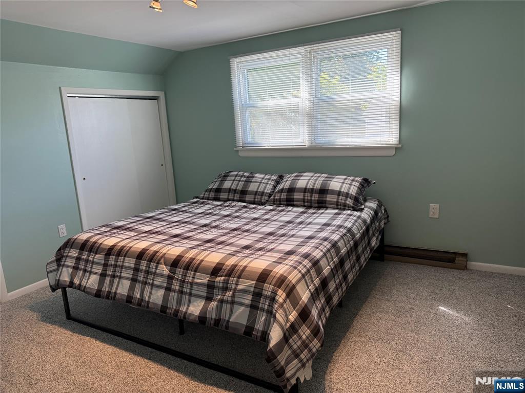 Paramus, New Jersey 07652, United States, 3 Bedrooms Bedrooms, ,3 BathroomsBathrooms,Residential,Pending,212712