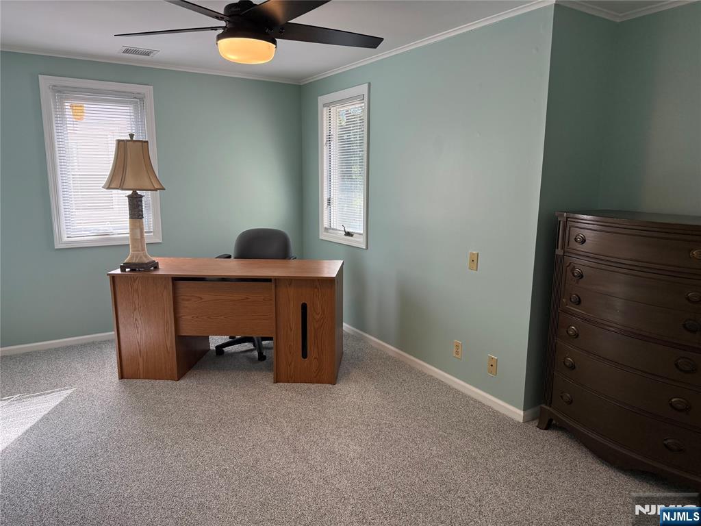 Paramus, New Jersey 07652, United States, 3 Bedrooms Bedrooms, ,3 BathroomsBathrooms,Residential,Pending,212712