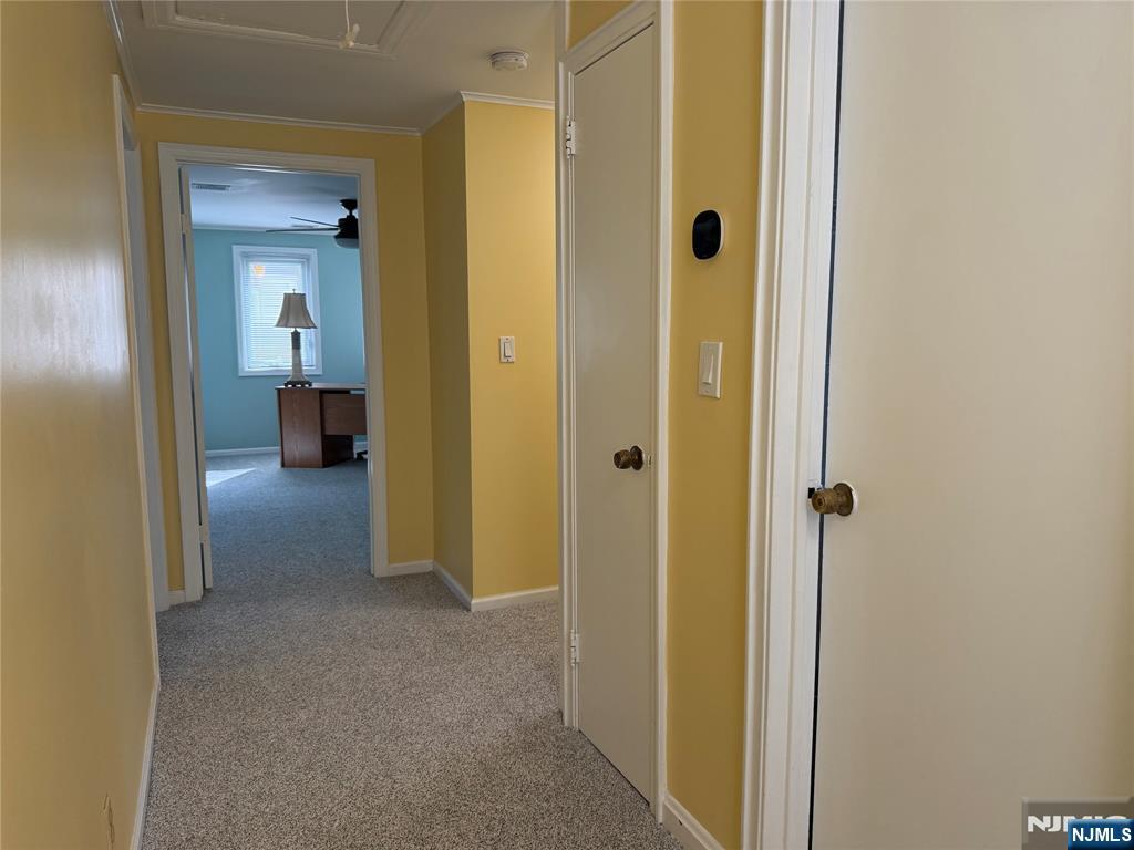 Paramus, New Jersey 07652, United States, 3 Bedrooms Bedrooms, ,3 BathroomsBathrooms,Residential,Pending,212712