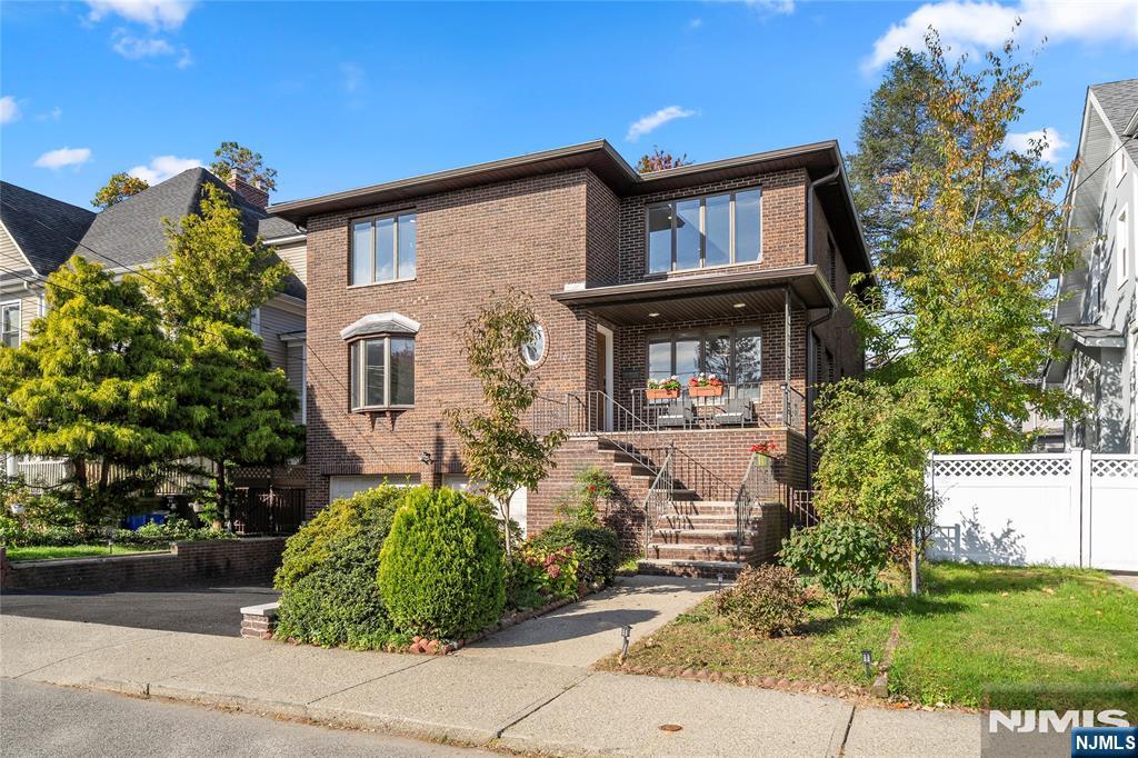 1101 Edgewood Lane
