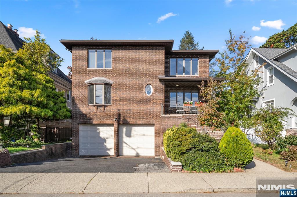 1101 Edgewood Lane
