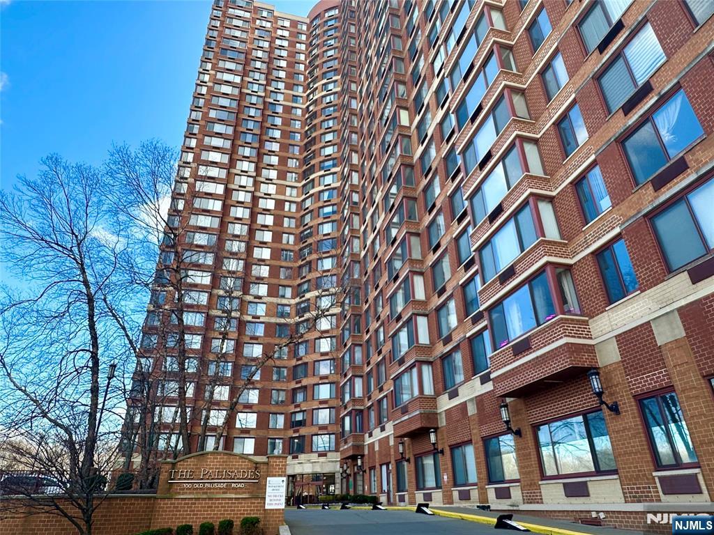 100 Old Palisade Rd 3513, Fort Lee, New Jersey - 1 Bedrooms  
1 Bathrooms  
4 Rooms - 