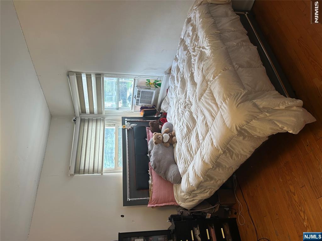 1516 Center Avenue