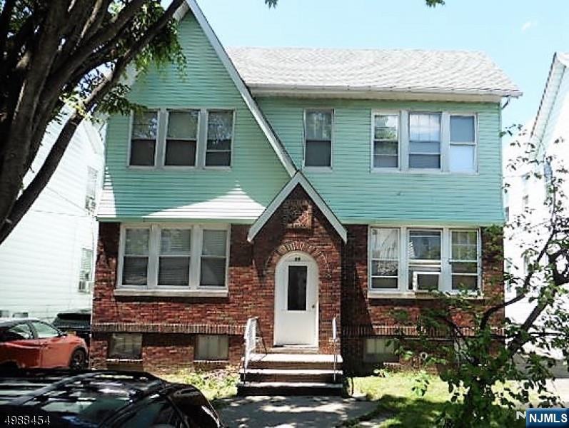 Rental Property at 99 N 15th St 1R, Bloomfield, New Jersey - Bedrooms: 2 
Bathrooms: 1 
Rooms: 4  - $2,175 MO.