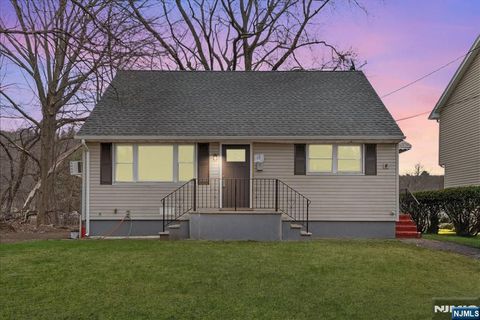 205 Midland Avenue, Pompton Lakes, NJ 07442 - MLS#: 25014159