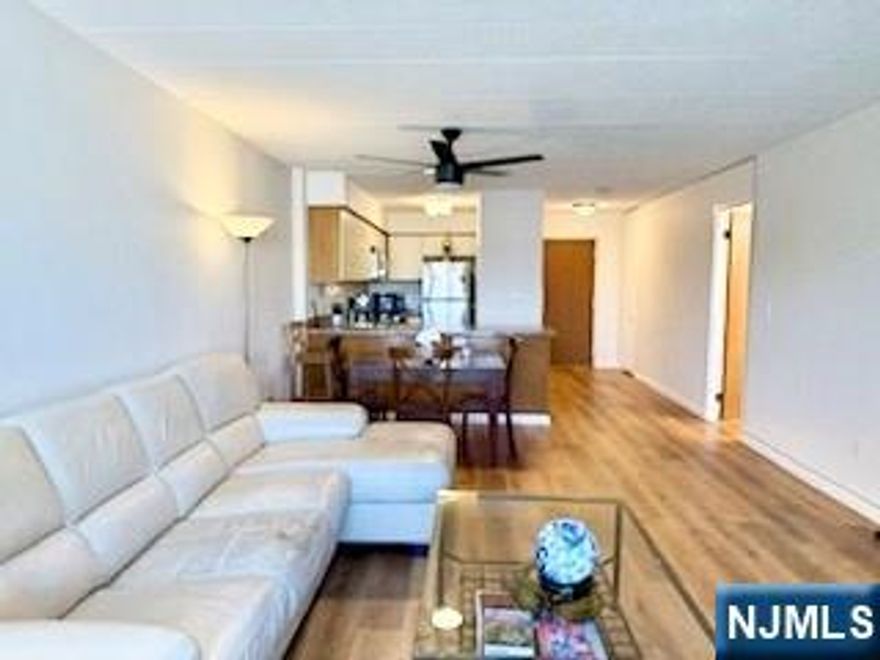 WELCOME TO THE HAMPTON! This Immaculately Maintained One Bedroom is a Must See! This Unit features New Laminated Floors, Living Room/Dining Room, Well Appointed Kitchen with Pantry, Generously Sized Bedroom with Walk in Closet, Full Bath, and Laundry Closet. Conveniently located to Public Transportation, Shopping and Restaurants. Do Not Miss the Opportunity to make this Condo your New Home!