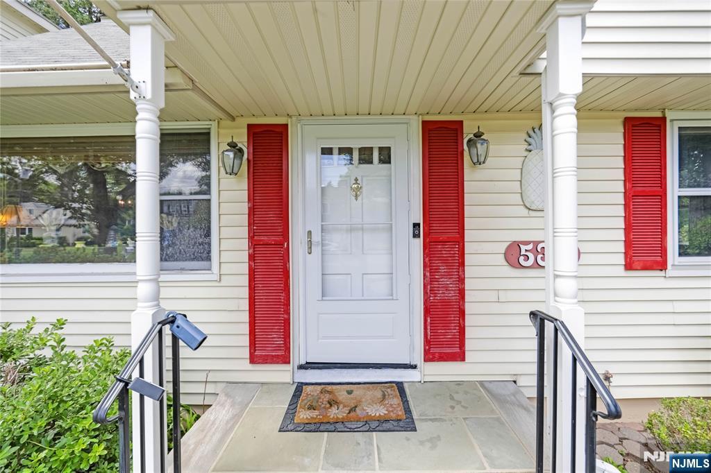 Wyckoff, New Jersey 07481, United States, 3 Bedrooms Bedrooms, ,2 BathroomsBathrooms,Residential,Active,202883