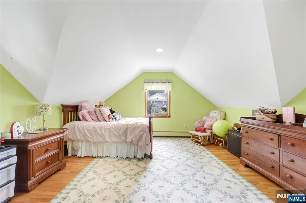 Wyckoff, New Jersey 07481, United States, 3 Bedrooms Bedrooms, ,2 BathroomsBathrooms,Residential,Active,202883