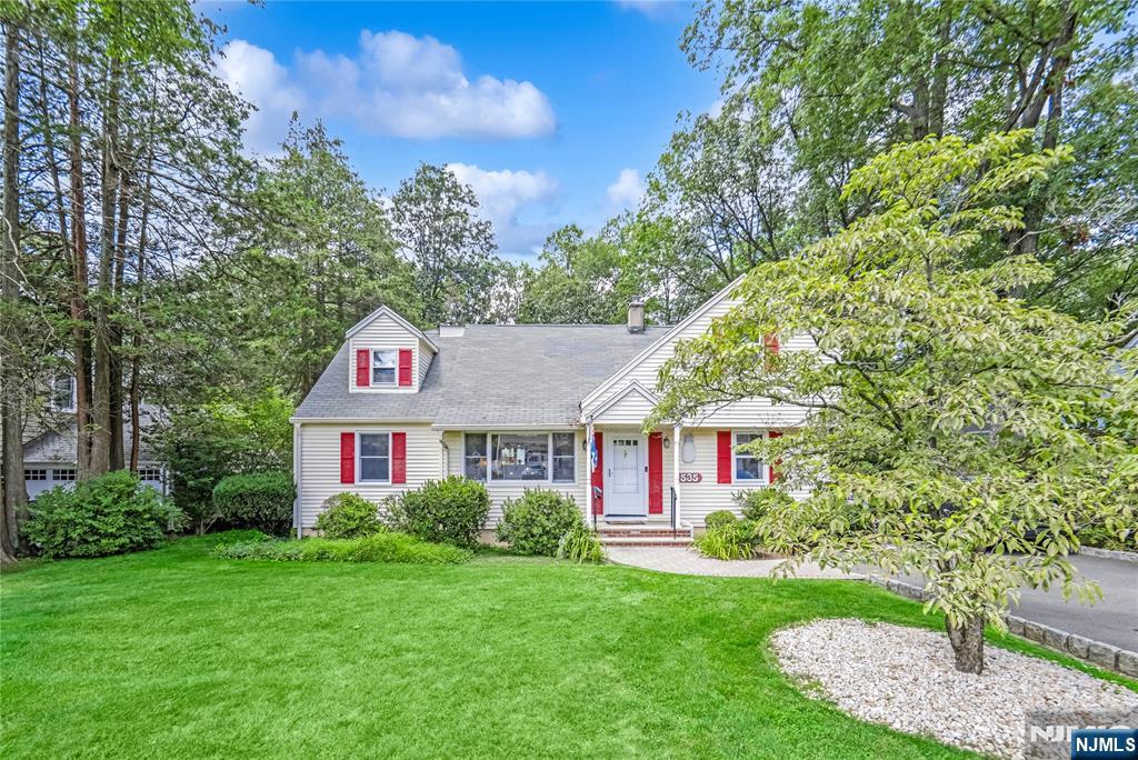 Wyckoff, New Jersey 07481, United States, 3 Bedrooms Bedrooms, ,2 BathroomsBathrooms,Residential,Active,202883