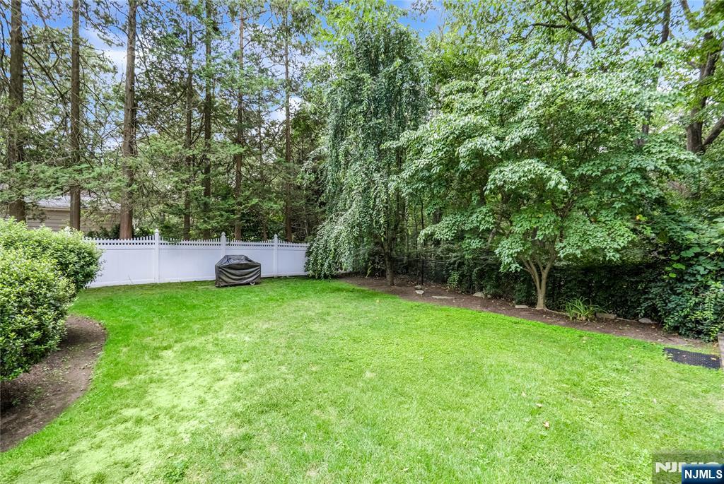 Wyckoff, New Jersey 07481, United States, 3 Bedrooms Bedrooms, ,2 BathroomsBathrooms,Residential,Active,202883