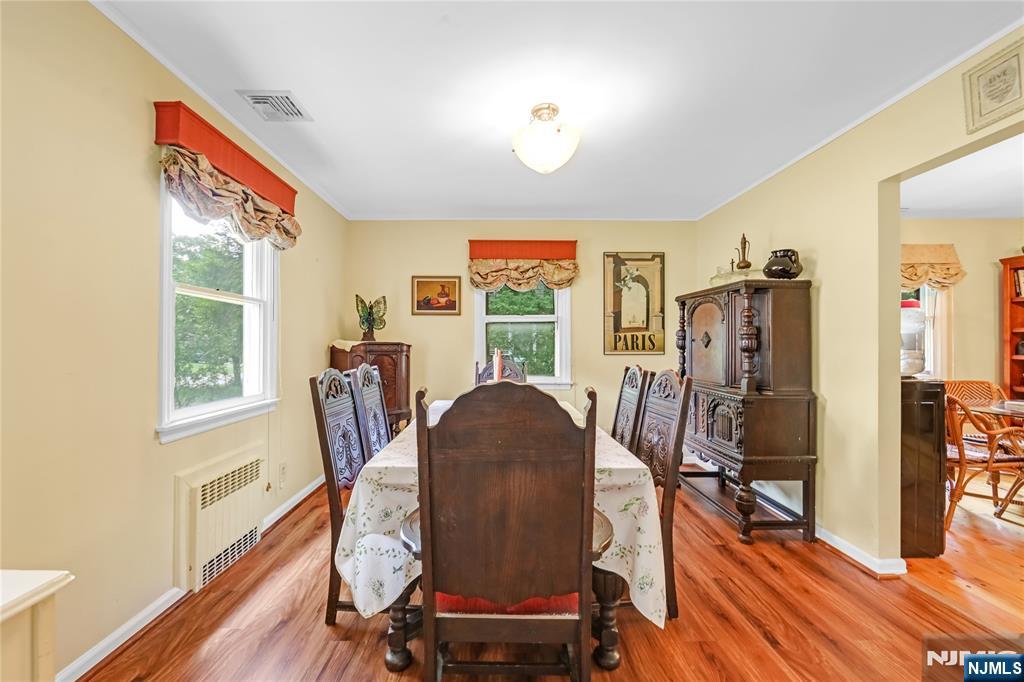 Wyckoff, New Jersey 07481, United States, 3 Bedrooms Bedrooms, ,2 BathroomsBathrooms,Residential,Active,202883