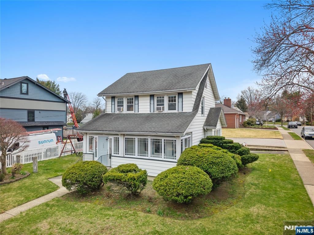389 Colfax Avenue