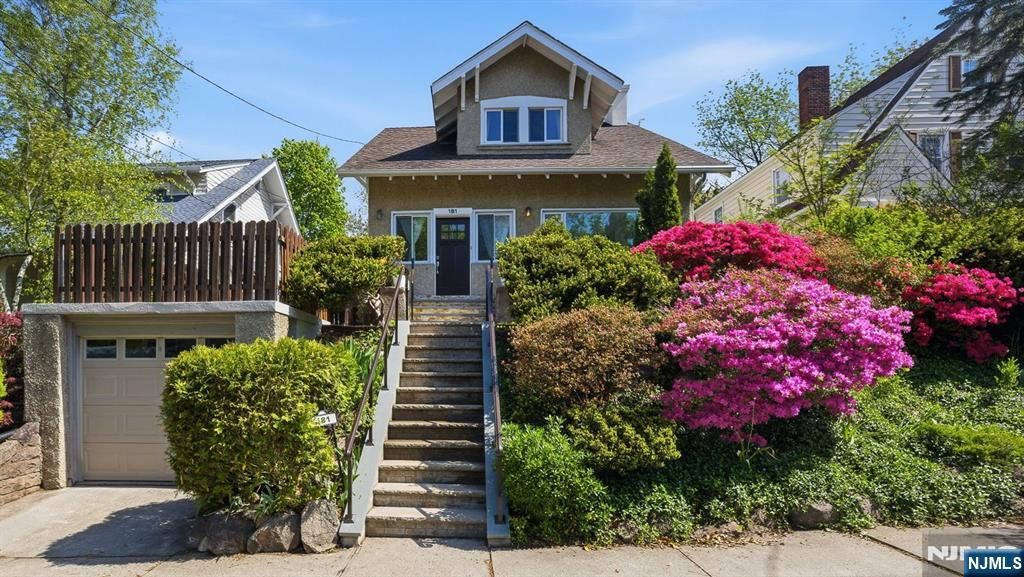 Photo of 181 Highwood Avenue, Leonia, NJ 07605 (MLS # 26015834)
