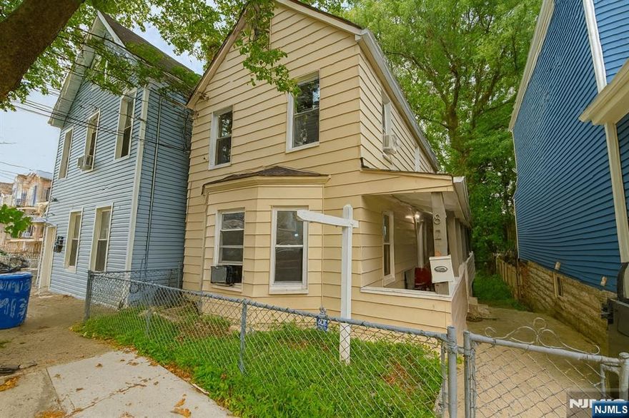 Charming Colonial in Newark! ?? This 2-bedroom, 1.5-bath home at 82 Palm St blends classic character with modern comfort. The first floor features a bright living area, a spacious kitchen with plenty of cabinet space, a formal dining area, and a full bathroom. Upstairs, youâ€™ll find two well-sized bedrooms and a convenient half bath. Enjoy a private backyard, perfect for relaxing or entertaining, all in a prime location close to schools, shopping, and transportation.