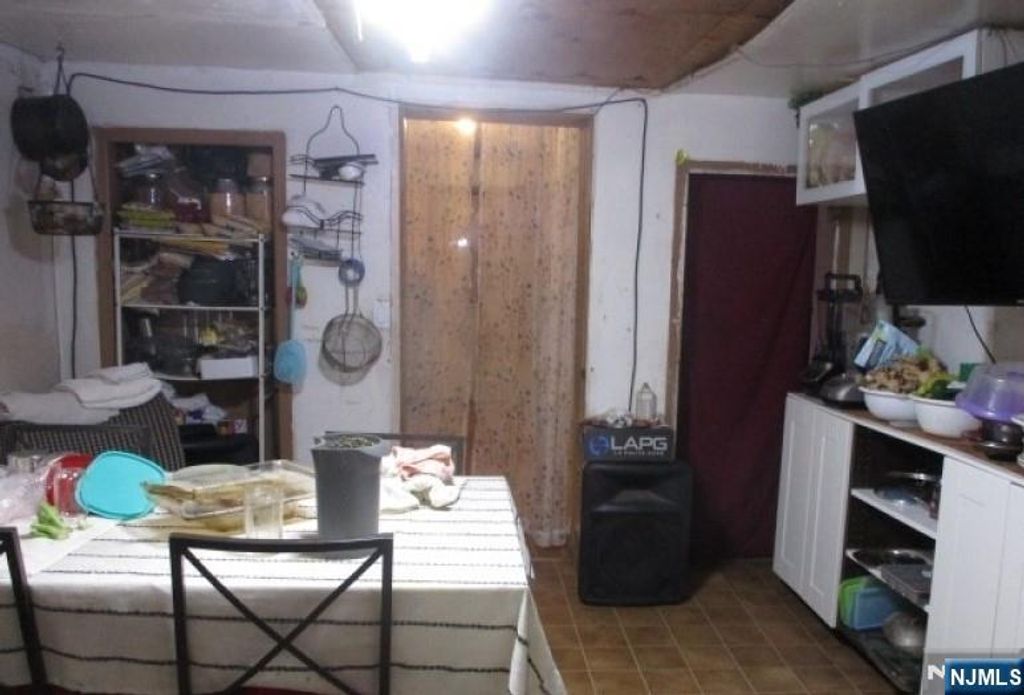 Photo of 197 Fairmount Avenue, Newark, NJ 07103 (MLS # 25044220)