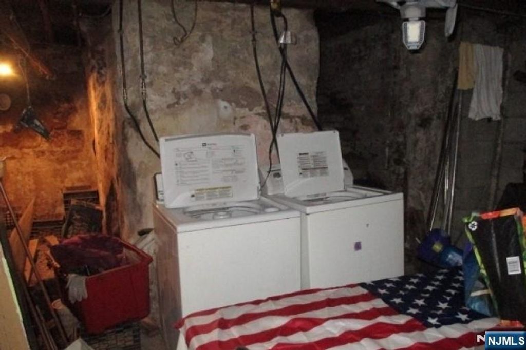 Photo of 197 Fairmount Avenue, Newark, NJ 07103 (MLS # 25044220)