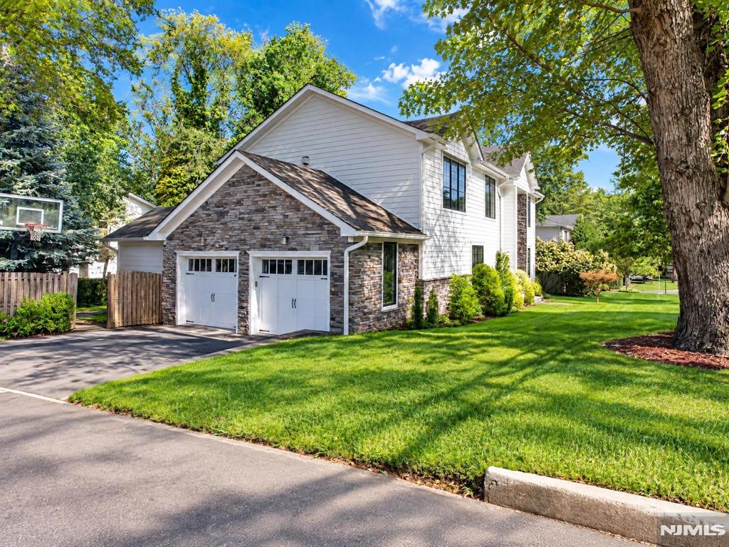 83 Holland Avenue