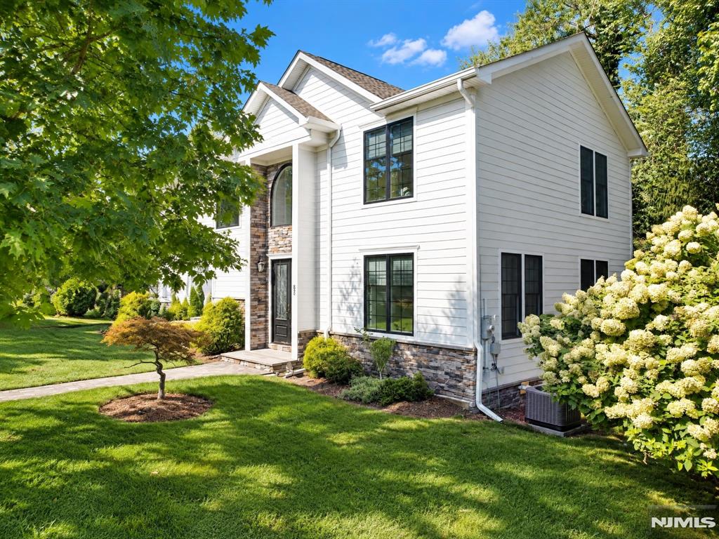 83 Holland Avenue