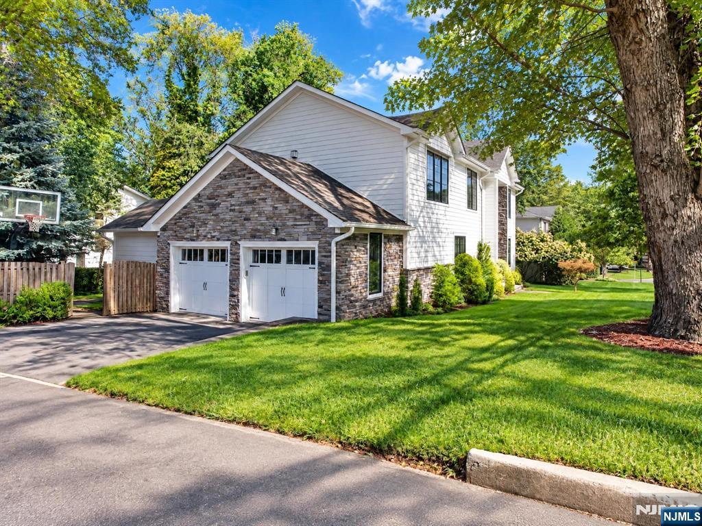 83 Holland Avenue