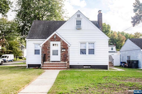 Photo of 218 Hickory Avenue, Bergenfield, NJ 07621 (MLS # 26037562)