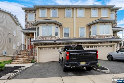 2 Jacobs Landing Secaucus NJ 07094