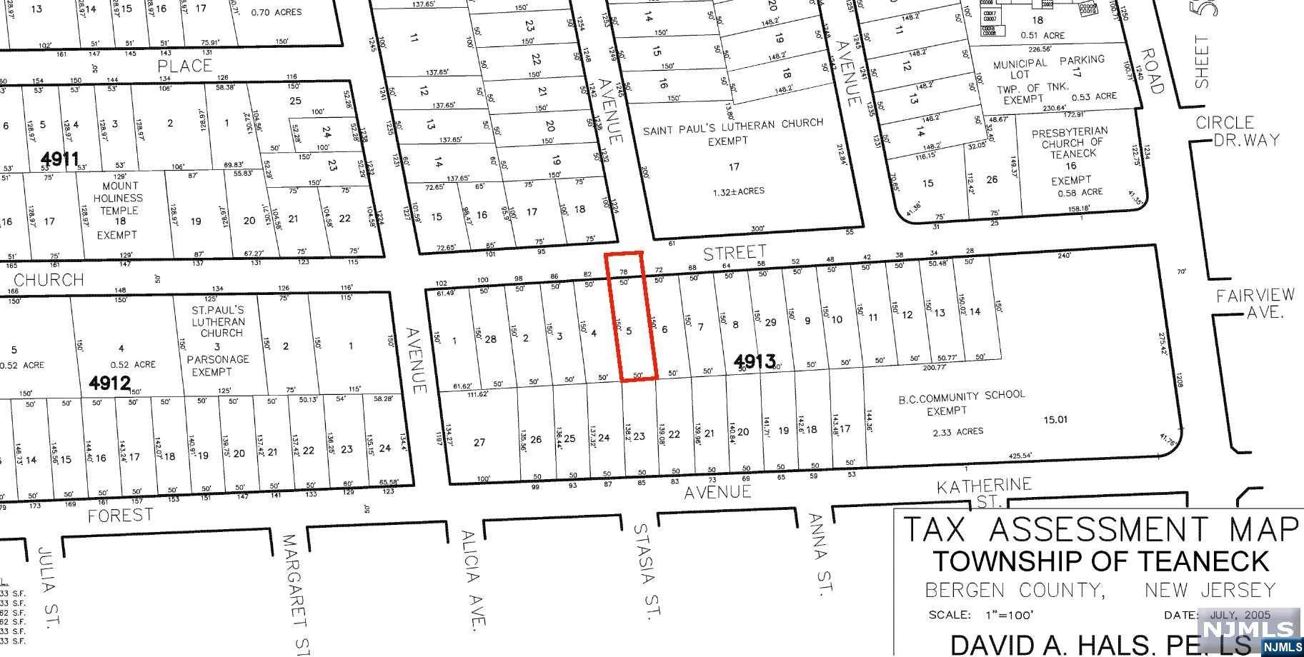 Main image without alt text