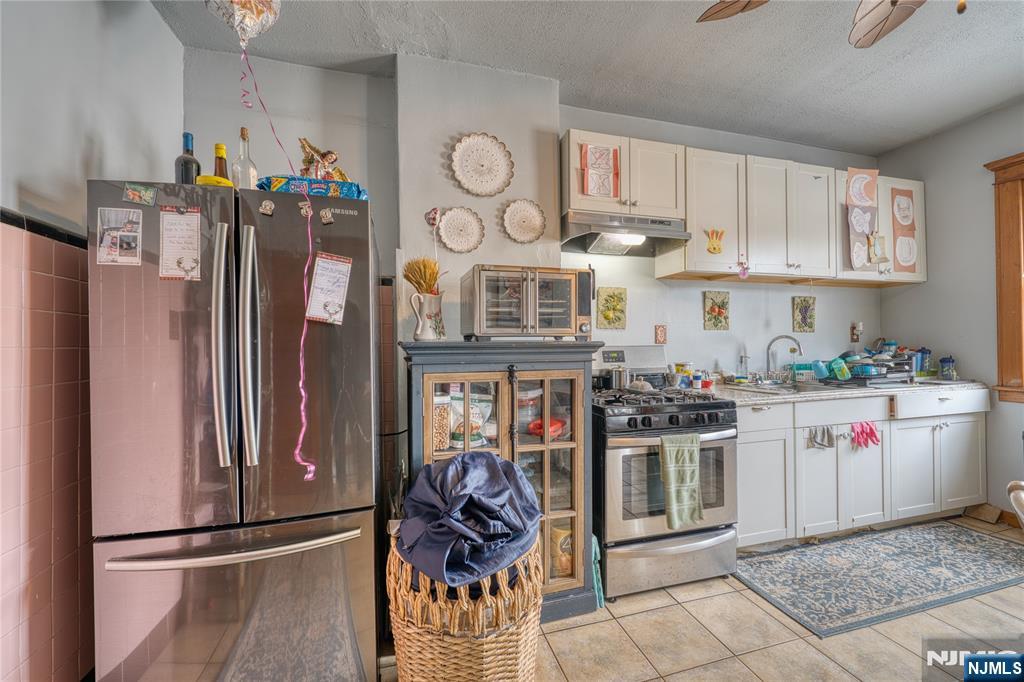390 Delano Place
