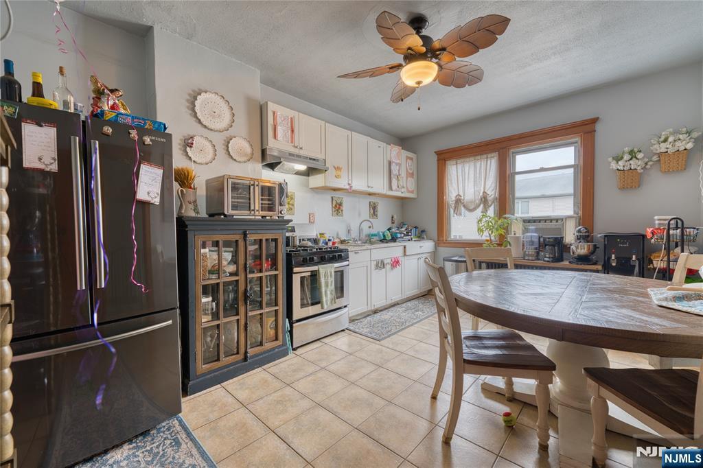 390 Delano Place