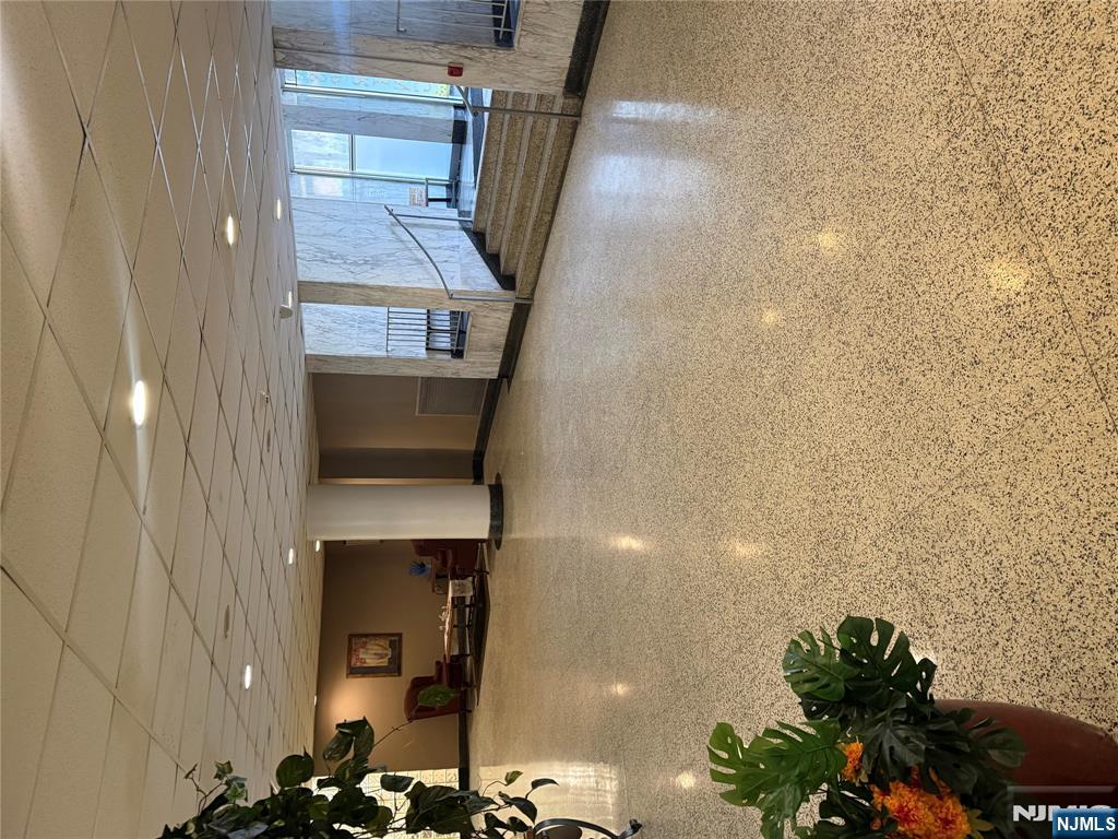 2160 Center Avenue 5P